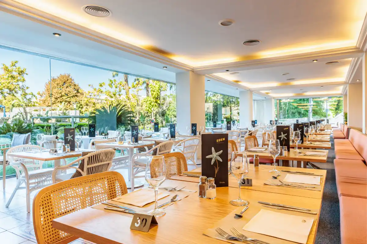 Restaurant table at Hotel Eden Sóller