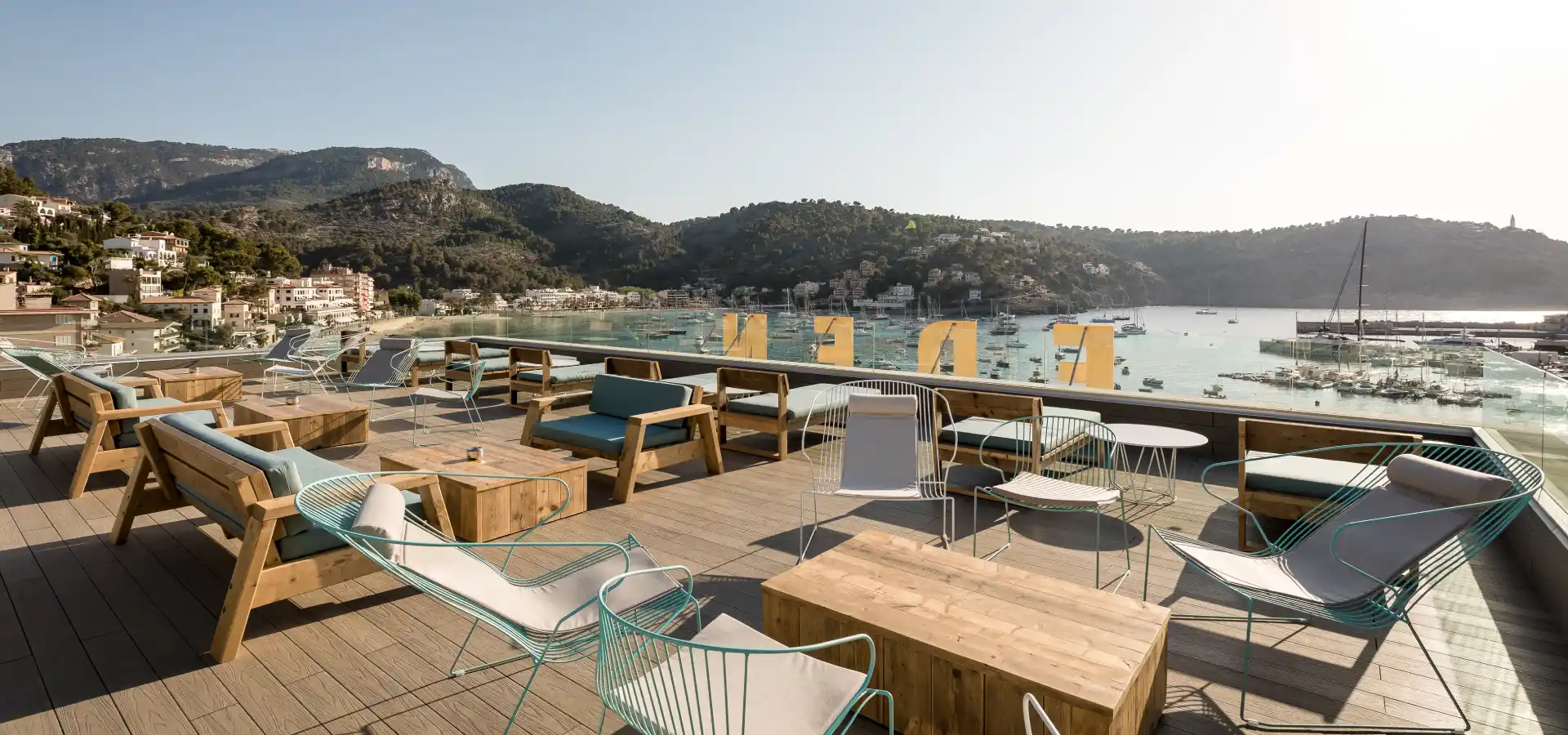 vista puerto desde rooftop hotel eden soller