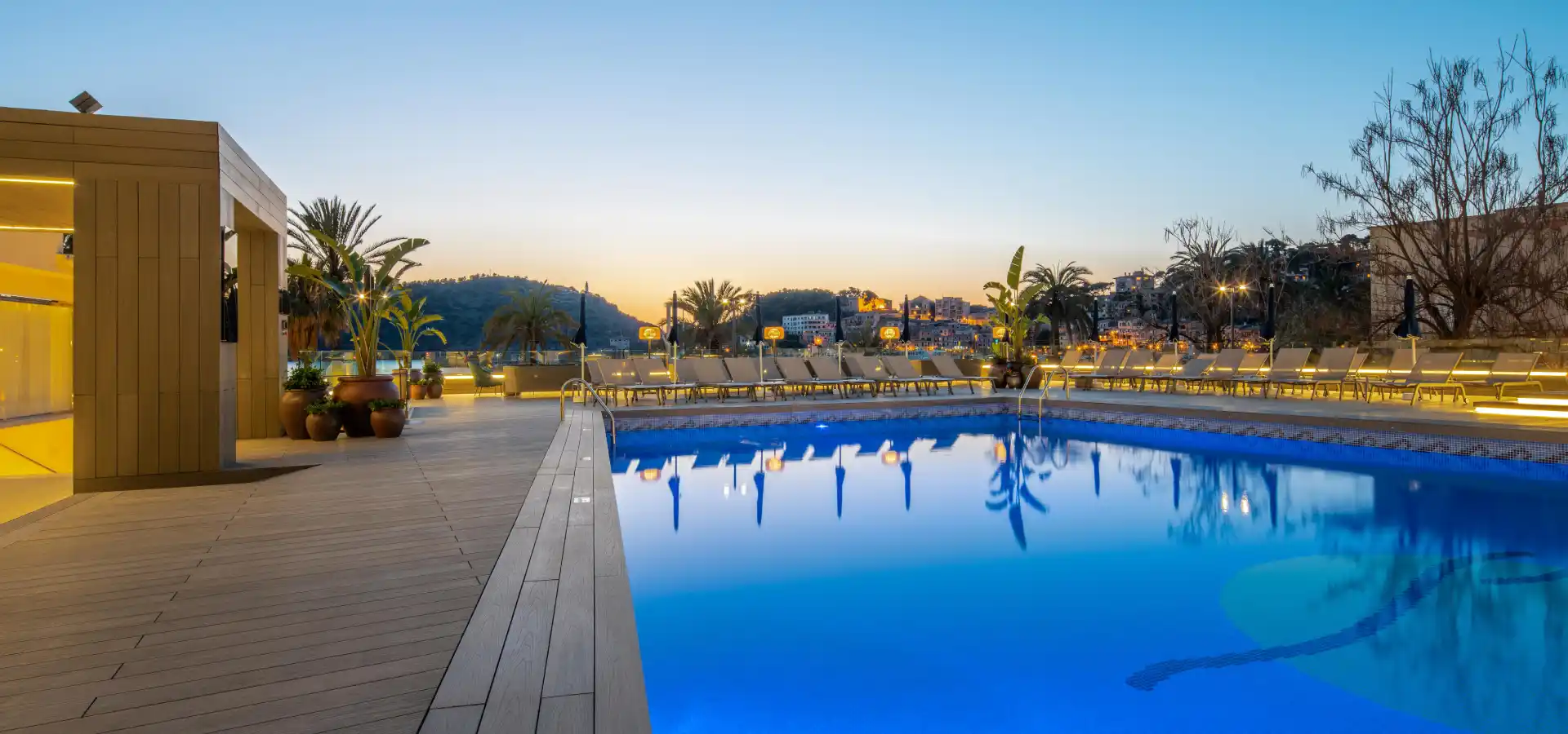 piscina al atardecer hotel eden nord soller