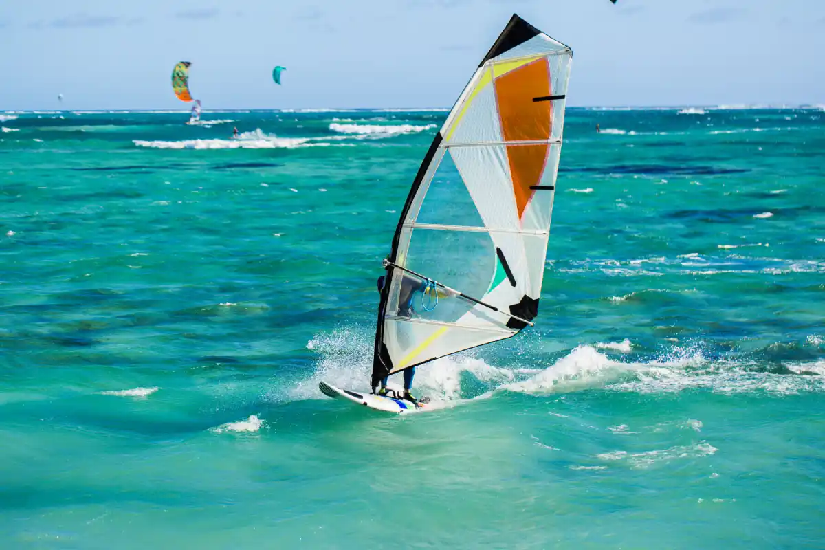windsurf